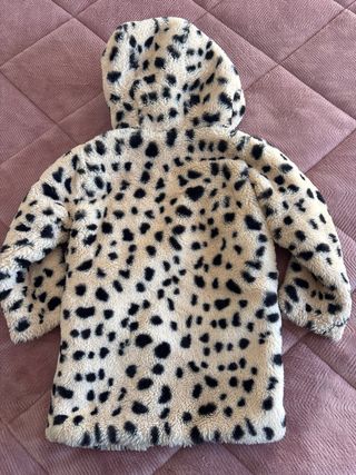 Abrigo pelo niña beige y negro