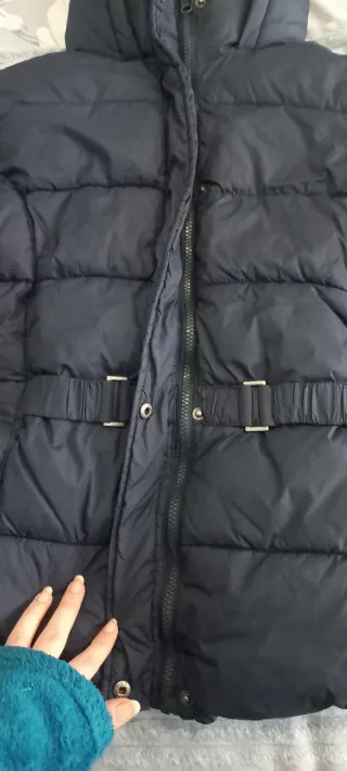 Abrigo de invierno plumifero azul