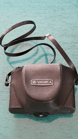 Cámara Yashica Electro 35 Color-Yashinon DX 45mm f