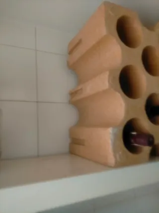 Botellero de corcho prensado