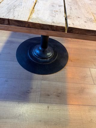 Mesa de madera rústica