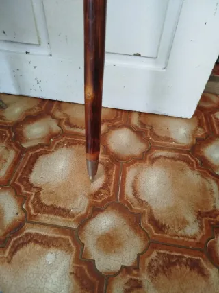 Baston de madera con cuerda