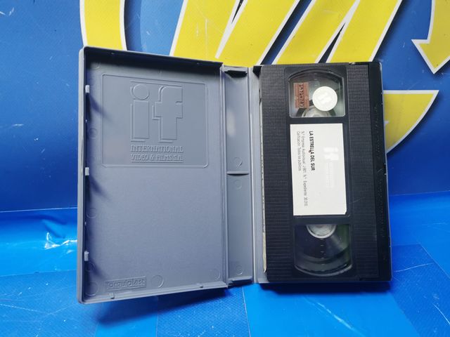 Película en VHS, - LA ESTRELLA DEL SUR - GEORGE SEGAL, URSULA ANDRESS, vhs