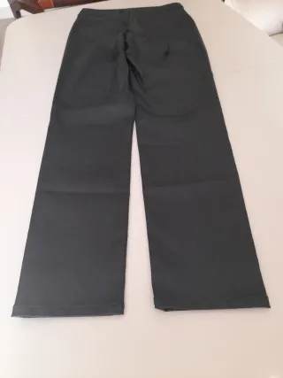 Pantalón polipiel negro