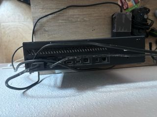 Xbox One con 2 mandos y juego Grand Theft Auto V