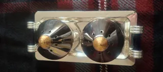 Salero y pimentero de mesa