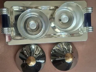 Salero y pimentero de mesa