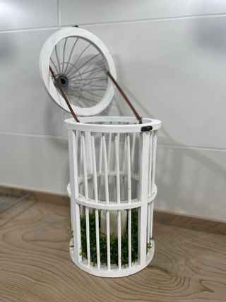 Jaula decorativa madera blanca y metal