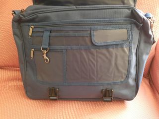 Cartera maletín para ordenador marca QUADRA. Nueva