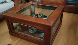 Mesa de centro de madera y cristal