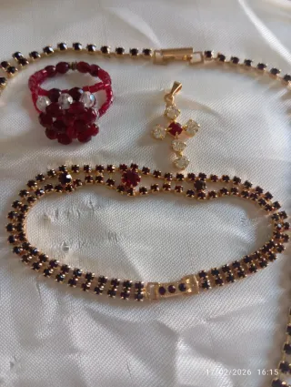 Set bigiotteria vintage oro e rosso