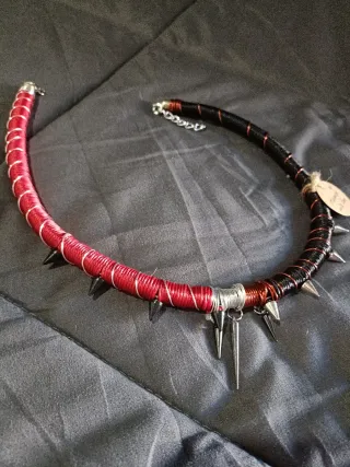 Collana handmade borchie filo rame nero rosso