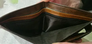Cartera hombre piel marrón, con cremallera interna