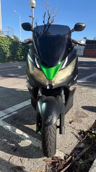 Moto scooter Kawasaki J 300