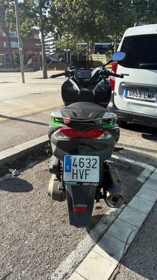 Moto scooter Kawasaki J 300