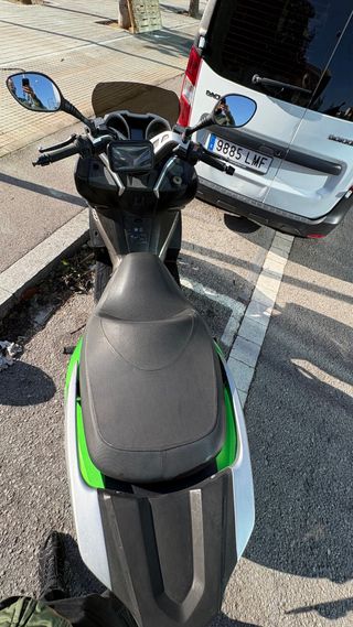 Moto scooter Kawasaki J 300