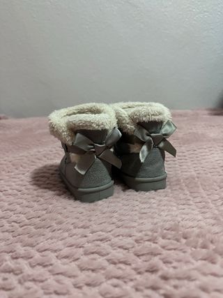 Botas niña con lazo T.23