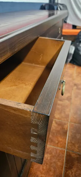 Mueble rústico de madera para comedor