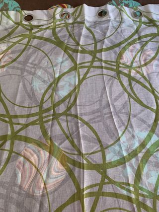 Cortina con círculos verdes traslúcida