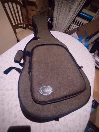 Guitarra Clásica Roja Antonio de Toledo