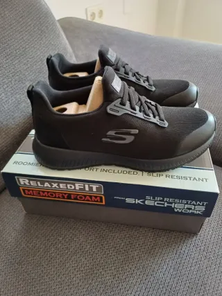 Zapatillas Skechers Relaxed Fit Memory Foam Negras