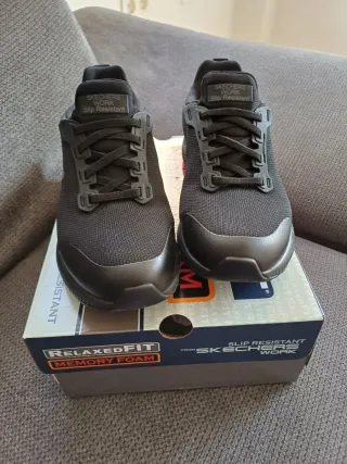 Zapatillas Skechers Relaxed Fit Memory Foam Negras