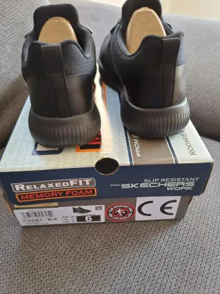 Zapatillas Skechers Relaxed Fit Memory Foam Negras