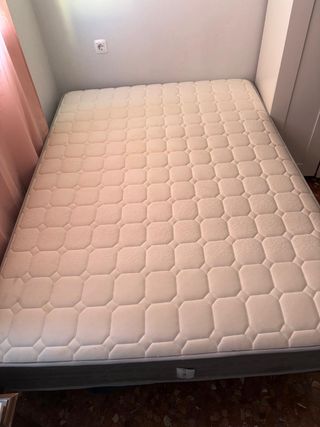 Base Cama + Colchón Semi-Ortopédico 1.35