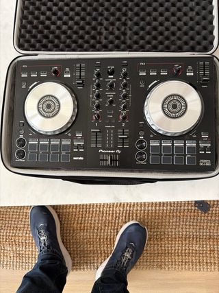 Mesa de Mezclas Pioneer DDJ-SB3