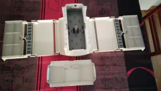 Costurero blanco de plástico