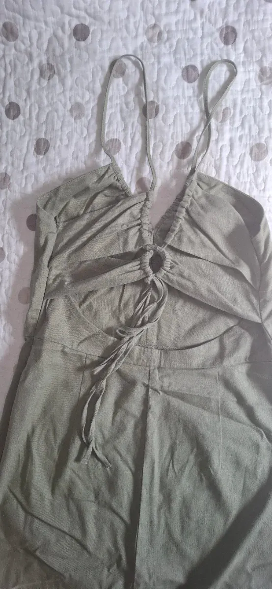 Vestido largo verde con abertura