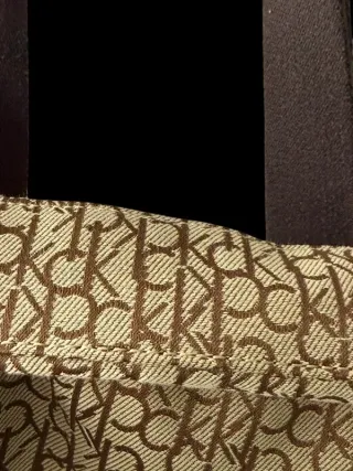 Calvin Klein Bandolera Logo Monogram Camel B00070