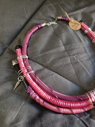 Collana tubi rosa e viola fatta a mano