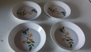 Juego 4 Platos Florales Naranja y Blanco