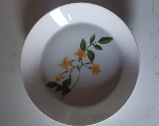 Juego 4 Platos Florales Naranja y Blanco