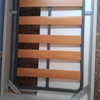 Somier de madera y metal sin patas, no envío