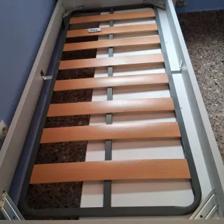 Somier de madera y metal sin patas, no envío