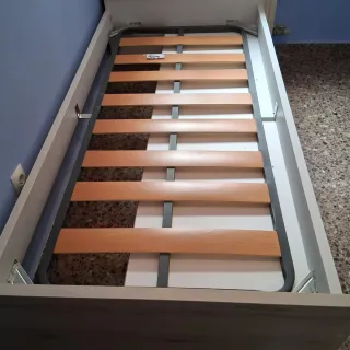 Somier de madera y metal sin patas, no envío