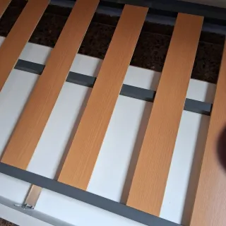 Somier de madera y metal sin patas, no envío