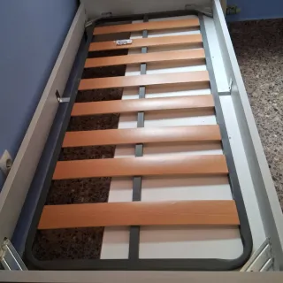 Somier de madera y metal sin patas, no envío