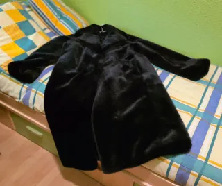 Abrigo imitación visón negro T44-46