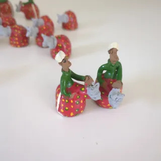 Lotto 23 mini statuine vintage in terracotta