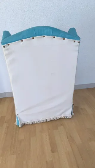 SILLÓN O SOFÁ TAPIZADO