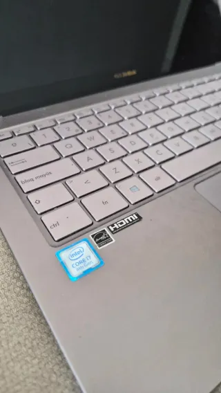 Portátil Asus Zenbook Deluxe 3 UX490