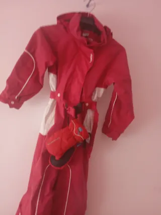 Mono de esquí rojo talla 5 años