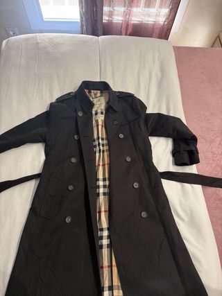 Gabardina Burberry Clásica Negra
