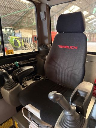 Retroexcavadora Takeuchi TB290-2