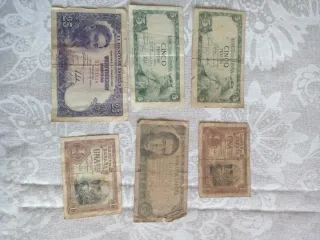 Billetes españoles antiguos 1, 5 y 25 Pesetas