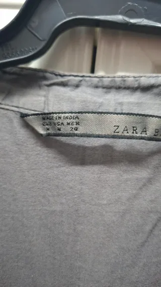 Blusa Zara gris con botones