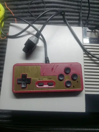 Mando NES cronica Rojo y Dorado
